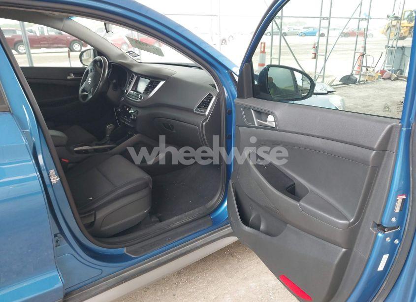 Photo 5 of 2018 Hyundai Tucson SPORT (VIN KM8J33AL0JU803368)