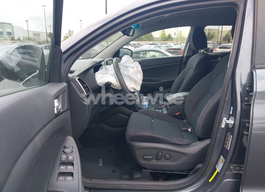 Photo 5 of 2019 Hyundai Tucson SEL (VIN KM8J33AL2KU954388)