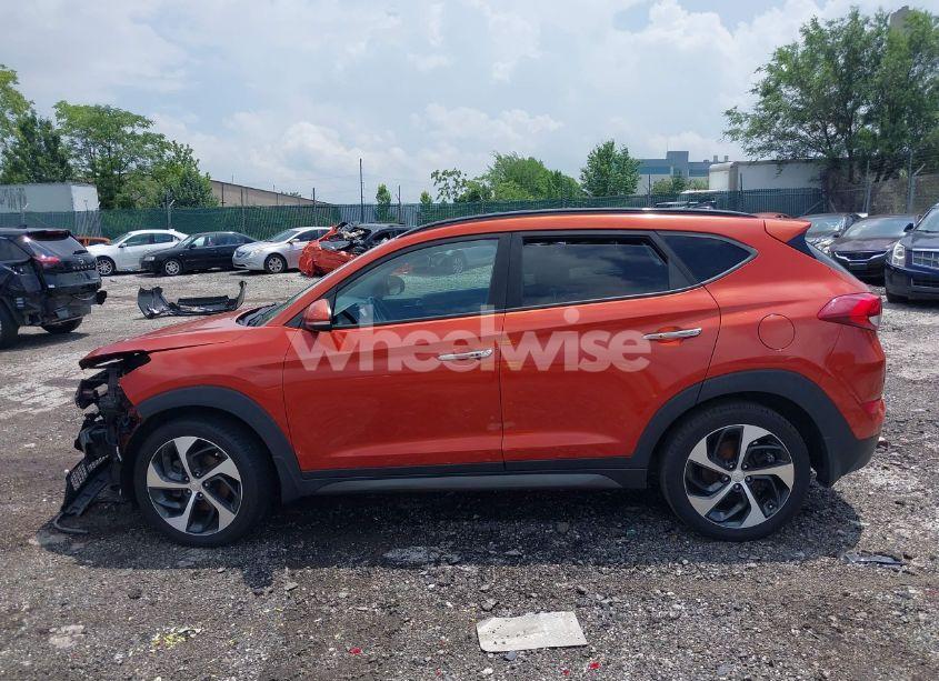 Photo 14 of 2016 Hyundai Tucson LIMITED (VIN KM8J3CA22GU210837)