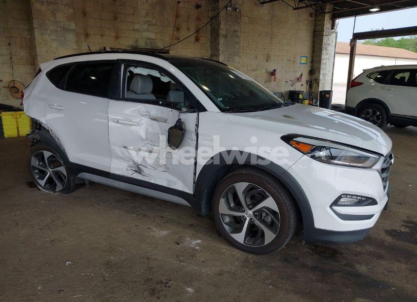 2017 Hyundai Tucson VALUE (VIN KM8J3CA23HU566442) main photo