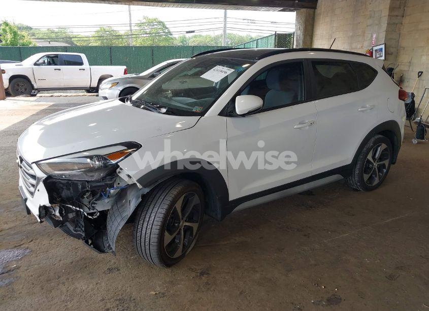 Photo 2 of 2017 Hyundai Tucson VALUE (VIN KM8J3CA23HU566442)