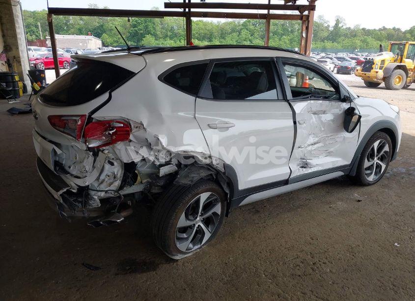 Photo 4 of 2017 Hyundai Tucson VALUE (VIN KM8J3CA23HU566442)