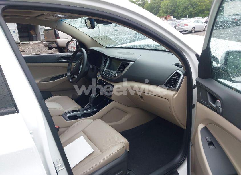 Photo 5 of 2016 Hyundai Tucson LIMITED (VIN KM8J3CA24GU088045)