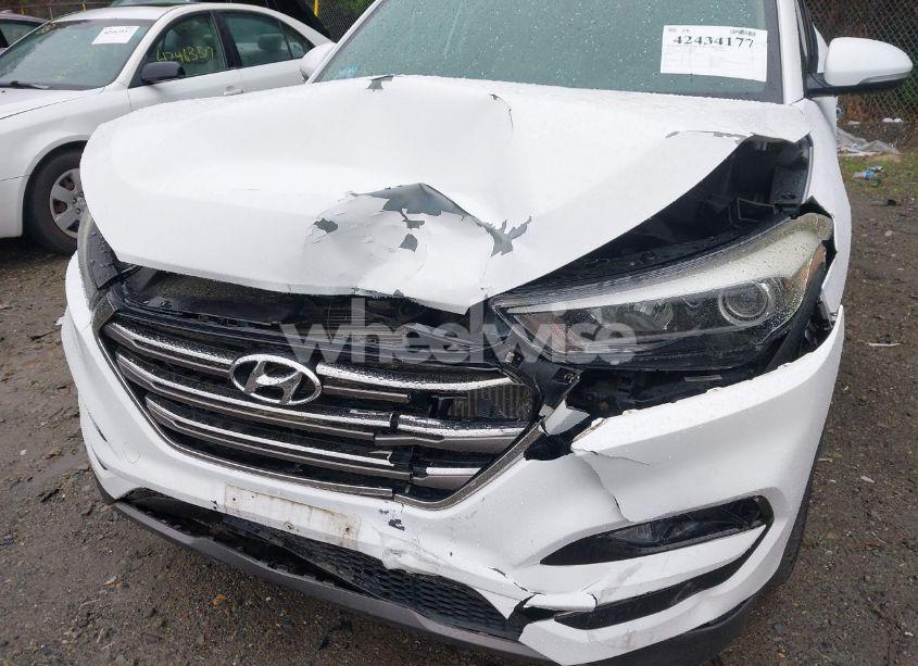 Photo 6 of 2016 Hyundai Tucson LIMITED (VIN KM8J3CA24GU088045)