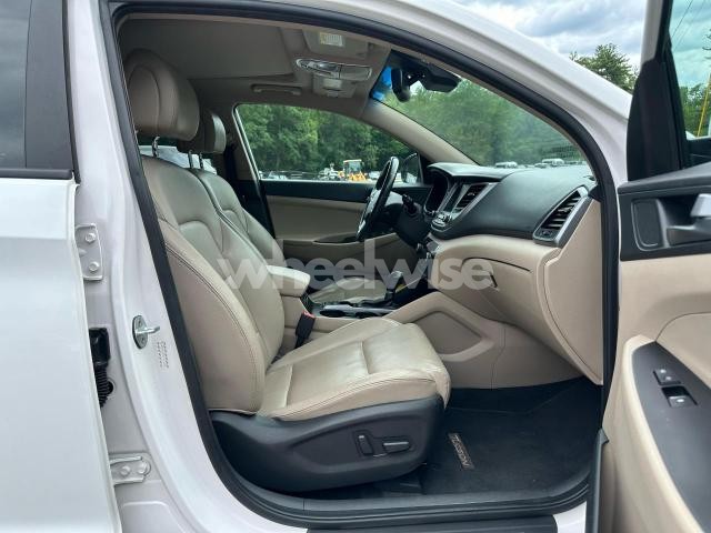 Photo 6 of 2016 HYUNDAI TUCSON LIMITED (VIN KM8J3CA25GU141190)