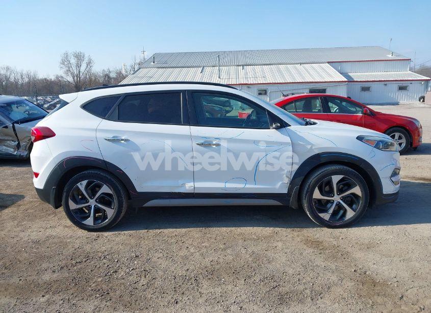Photo 13 of 2018 Hyundai Tucson LIMITED (VIN KM8J3CA25JU616845)