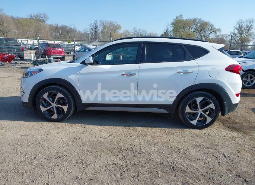 Photo 14 of 2018 Hyundai Tucson LIMITED (VIN KM8J3CA25JU616845)