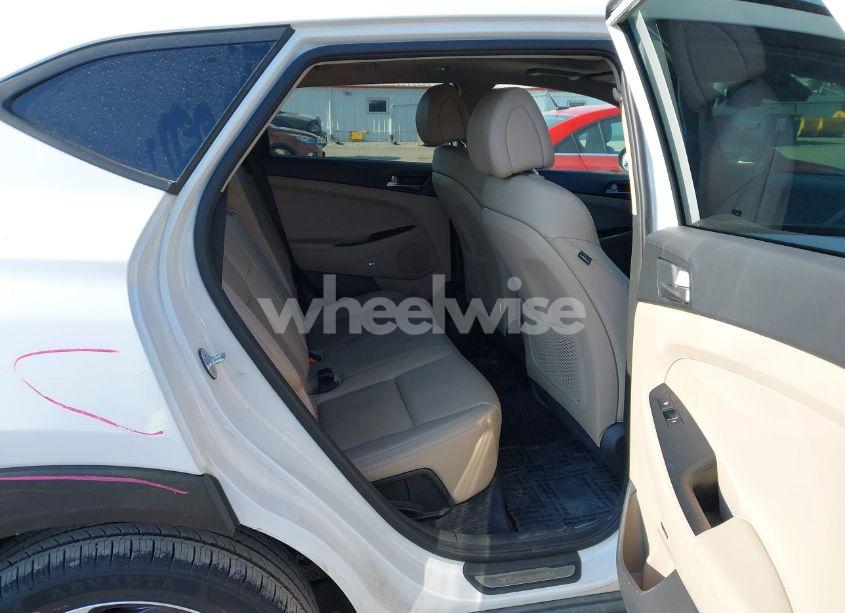 Photo 8 of 2018 Hyundai Tucson LIMITED (VIN KM8J3CA25JU616845)