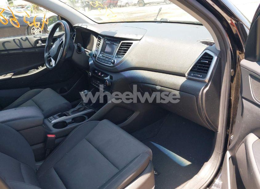 Photo 5 of 2017 Hyundai Tucson VALUE (VIN KM8J3CA26HU571389)