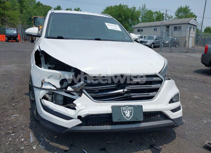 Photo 6 of 2016 Hyundai Tucson LIMITED (VIN KM8J3CA27GU142714)