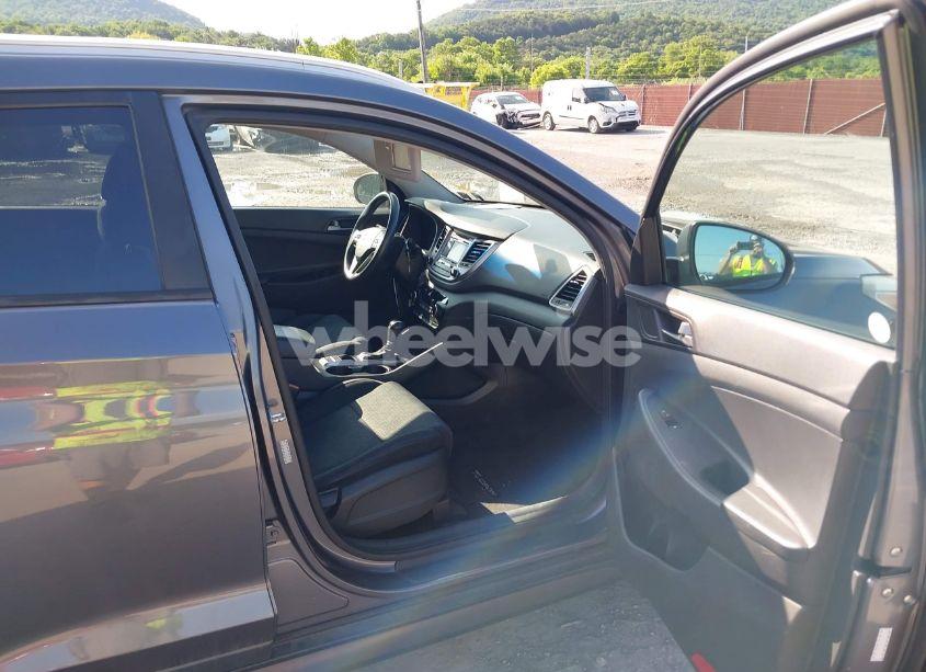 Photo 5 of 2016 Hyundai Tucson SPORT (VIN KM8J3CA28GU023182)