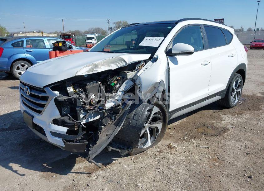 Photo 2 of 2018 Hyundai Tucson VALUE (VIN KM8J3CA29JU820337)