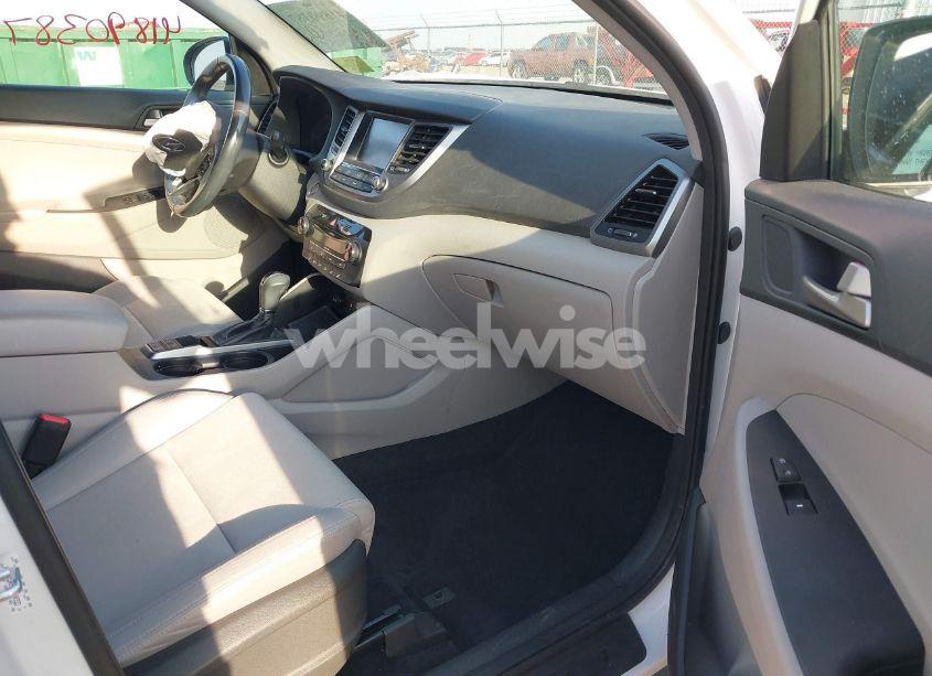 Photo 5 of 2018 Hyundai Tucson VALUE (VIN KM8J3CA29JU820337)