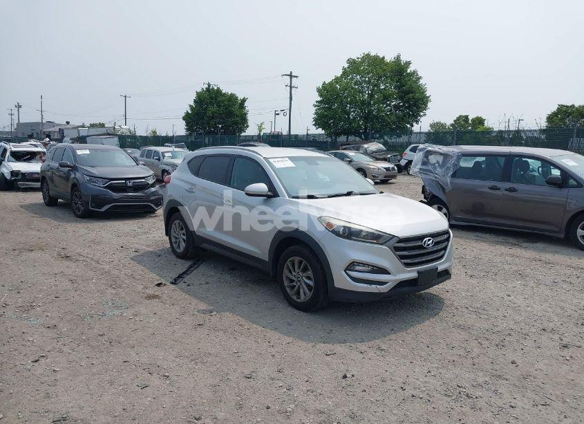 2016 Hyundai Tucson SE (VIN KM8J3CA40GU074189) main photo