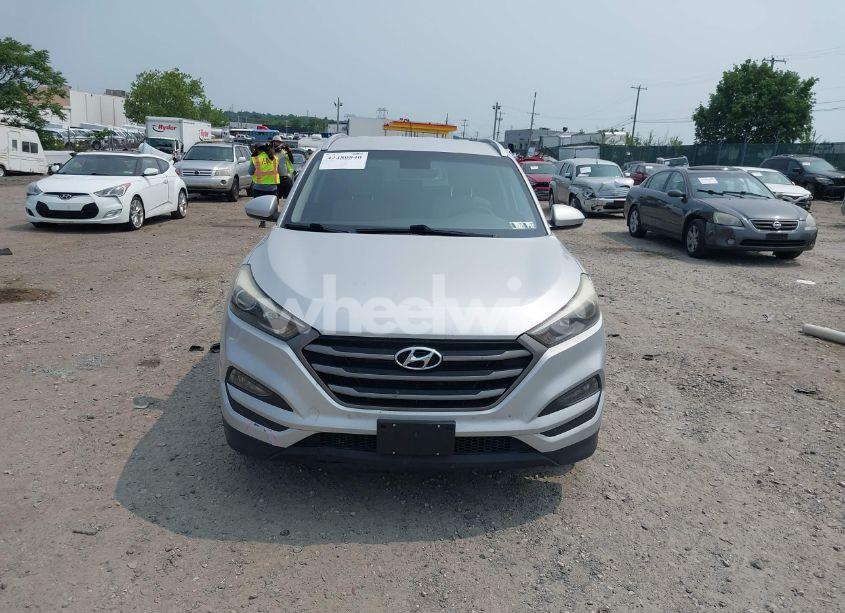 Photo 12 of 2016 Hyundai Tucson SE (VIN KM8J3CA40GU074189)