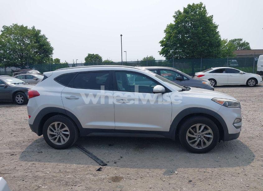 Photo 13 of 2016 Hyundai Tucson SE (VIN KM8J3CA40GU074189)