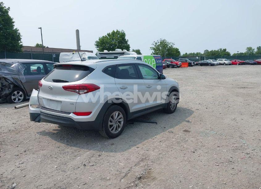 Photo 4 of 2016 Hyundai Tucson SE (VIN KM8J3CA40GU074189)