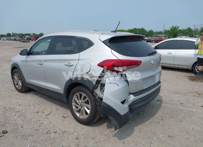 Photo 6 of 2016 Hyundai Tucson SE (VIN KM8J3CA40GU074189)