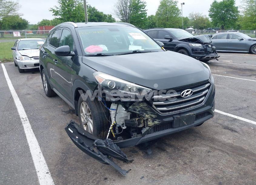 Photo 6 of 2017 Hyundai Tucson SE (VIN KM8J3CA40HU290786)
