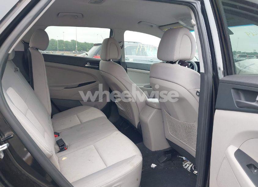 Photo 8 of 2017 Hyundai Tucson SE (VIN KM8J3CA40HU290786)