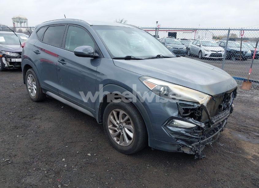 2017 Hyundai Tucson SE (VIN KM8J3CA40HU317405) main photo