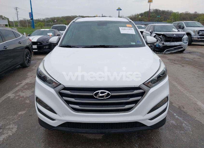Photo 12 of 2017 Hyundai Tucson SE (VIN KM8J3CA40HU508757)