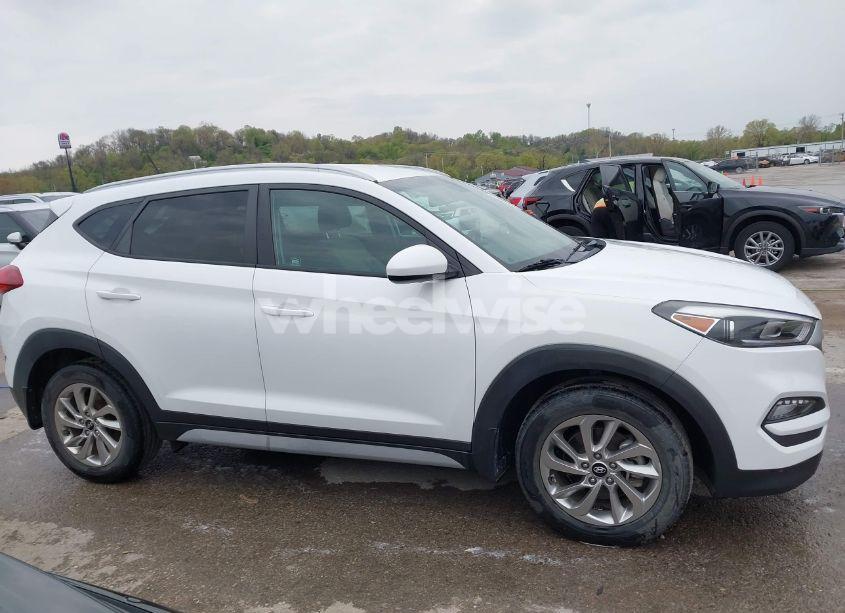 Photo 13 of 2017 Hyundai Tucson SE (VIN KM8J3CA40HU508757)