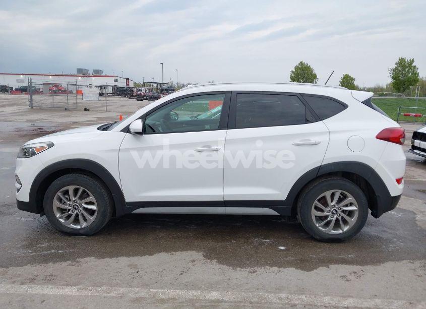 Photo 14 of 2017 Hyundai Tucson SE (VIN KM8J3CA40HU508757)