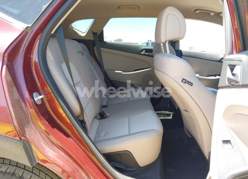 Photo 8 of 2017 Hyundai Tucson SE (VIN KM8J3CA41HU302363)