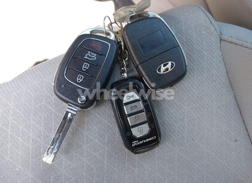 Photo 11 of 2018 Hyundai Tucson SEL (VIN KM8J3CA42JU771483)