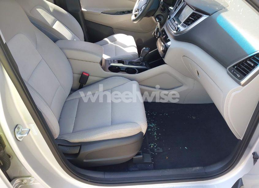 Photo 5 of 2018 Hyundai Tucson SEL (VIN KM8J3CA42JU771483)