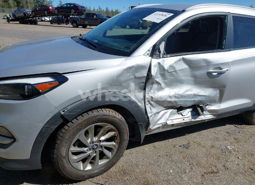 Photo 6 of 2018 Hyundai Tucson SEL (VIN KM8J3CA42JU771483)