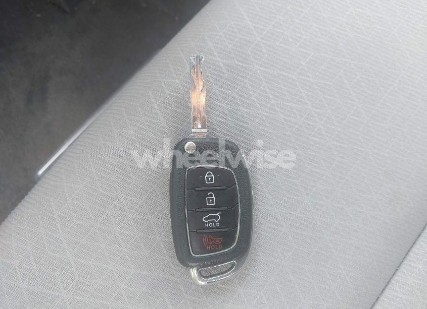 Photo 11 of 2016 Hyundai Tucson SE (VIN KM8J3CA43GU101384)