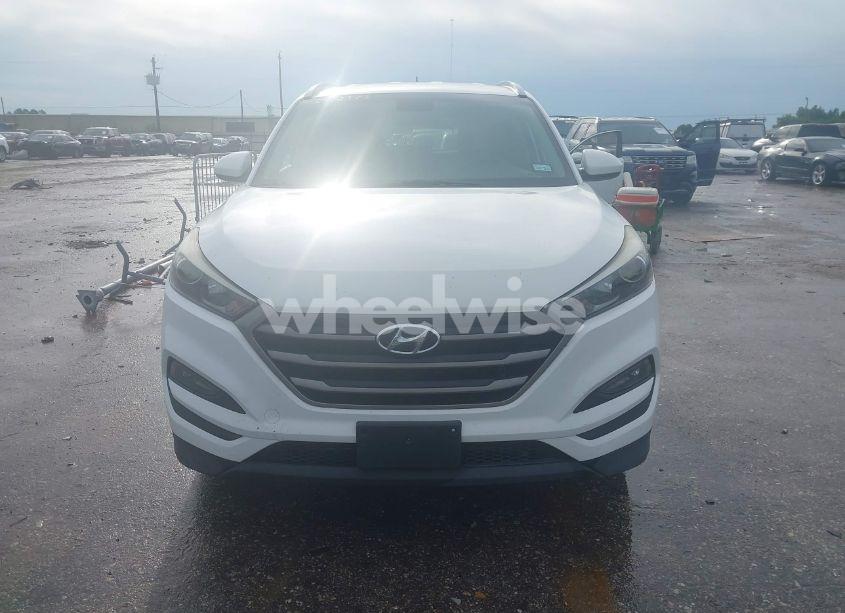 Photo 12 of 2016 Hyundai Tucson SE (VIN KM8J3CA43GU101384)