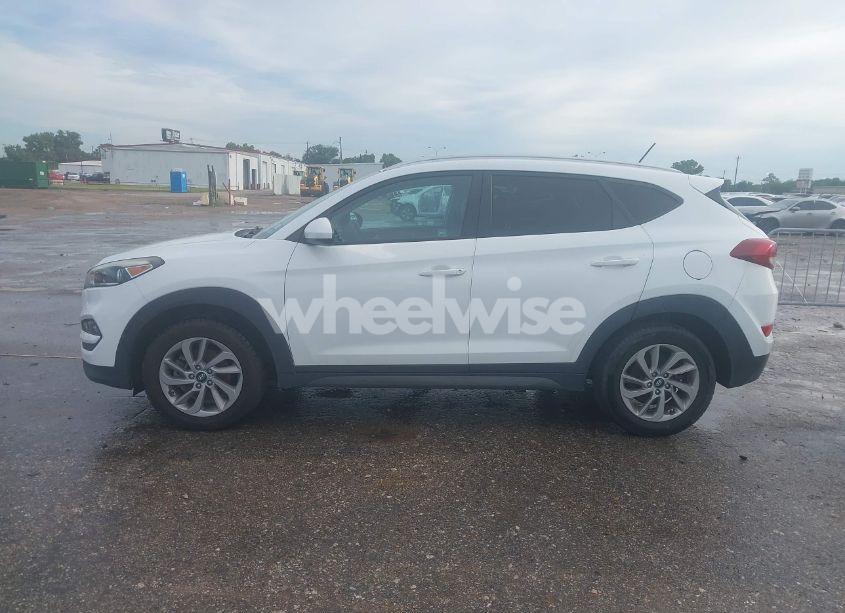 Photo 14 of 2016 Hyundai Tucson SE (VIN KM8J3CA43GU101384)