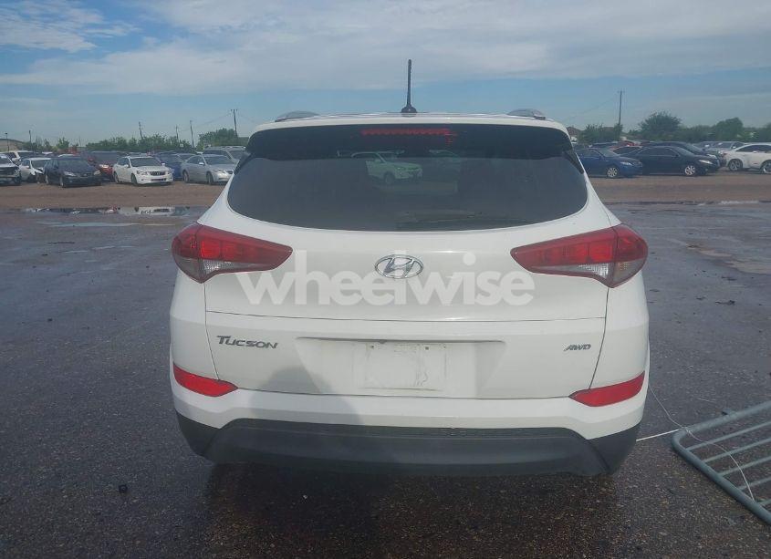 Photo 16 of 2016 Hyundai Tucson SE (VIN KM8J3CA43GU101384)