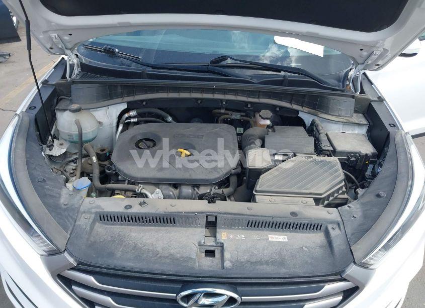 Photo 10 of 2017 Hyundai Tucson SE (VIN KM8J3CA43HU317883)