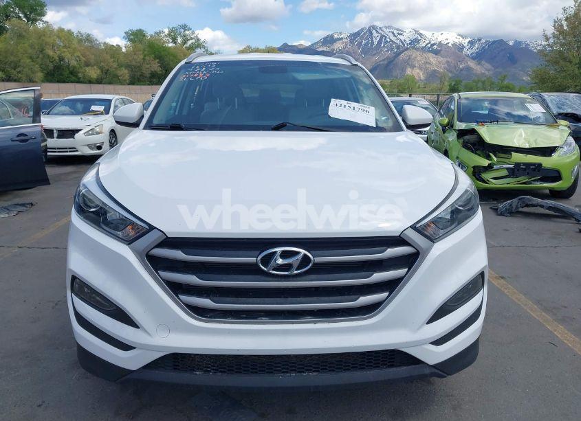 Photo 12 of 2017 Hyundai Tucson SE (VIN KM8J3CA43HU317883)