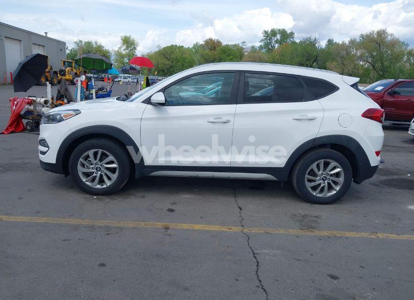 Photo 14 of 2017 Hyundai Tucson SE (VIN KM8J3CA43HU317883)