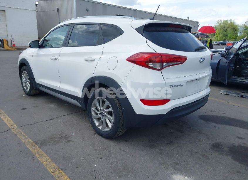 Photo 3 of 2017 Hyundai Tucson SE (VIN KM8J3CA43HU317883)