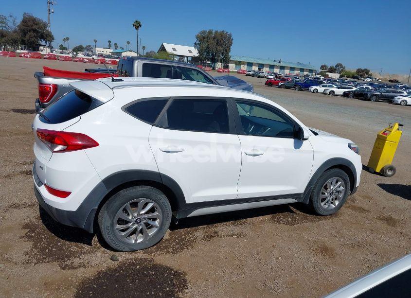 Photo 13 of 2017 Hyundai Tucson SE (VIN KM8J3CA43HU566474)