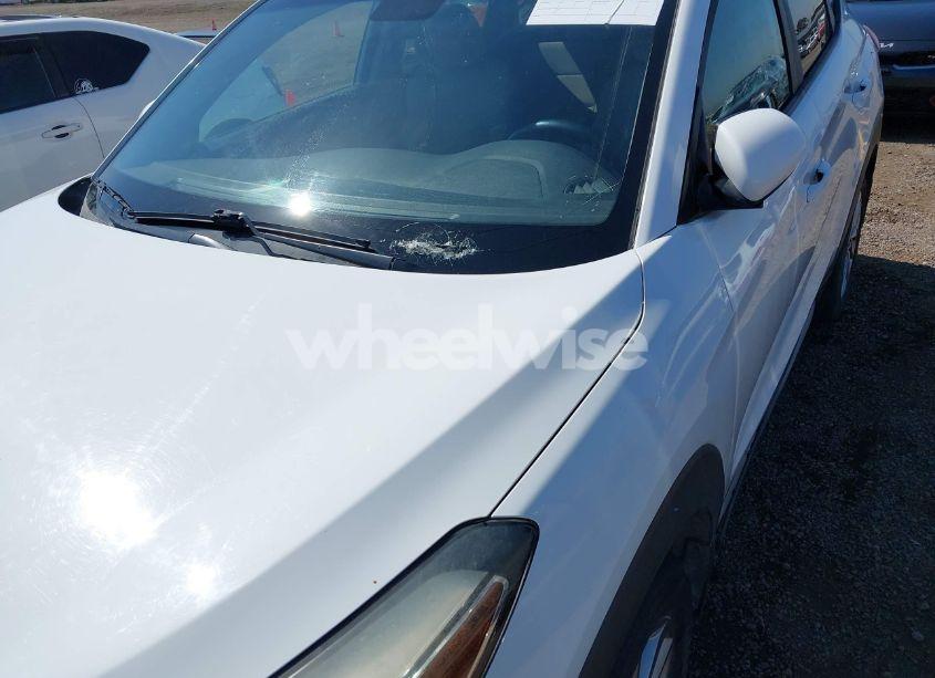 Photo 6 of 2017 Hyundai Tucson SE (VIN KM8J3CA43HU566474)