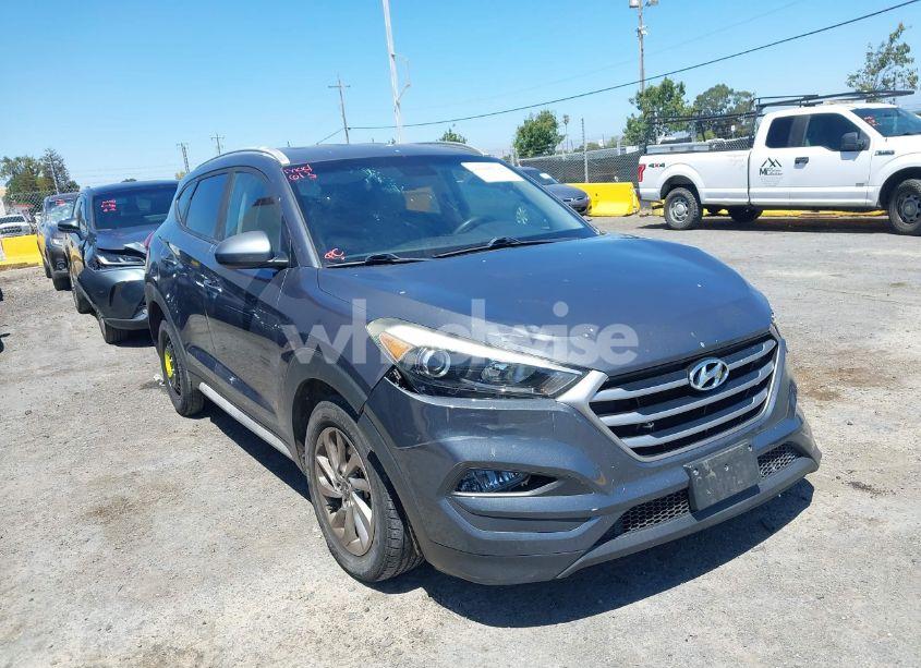 2018 Hyundai Tucson SEL (VIN KM8J3CA43JU596919) main photo