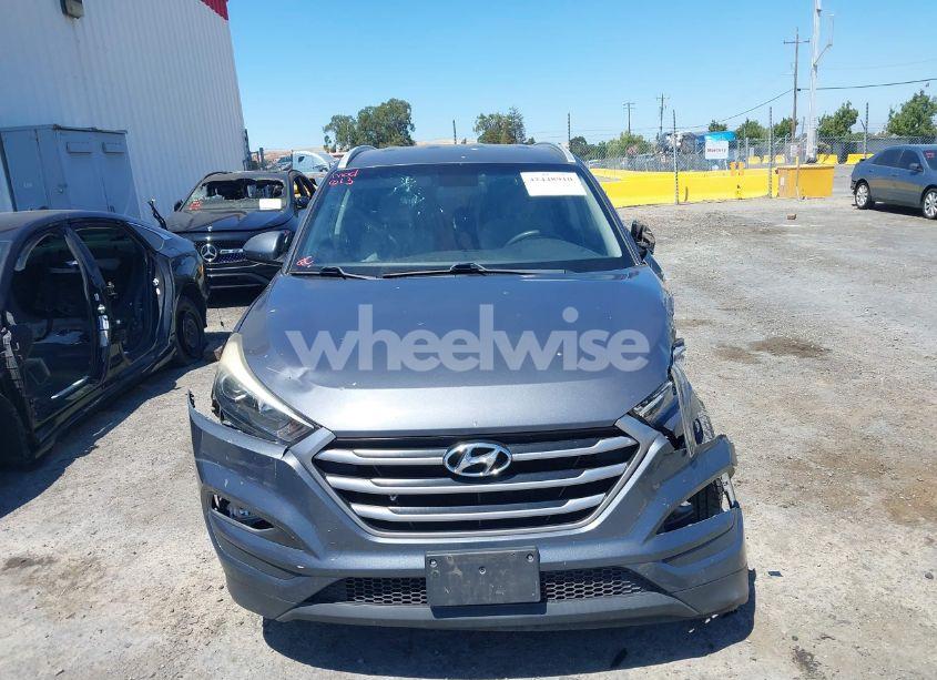 Photo 11 of 2018 Hyundai Tucson SEL (VIN KM8J3CA43JU596919)
