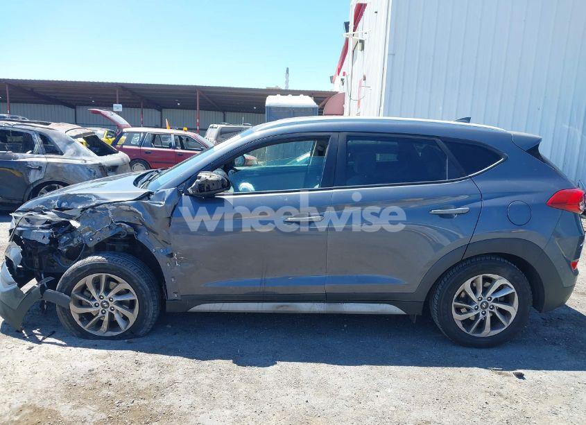 Photo 13 of 2018 Hyundai Tucson SEL (VIN KM8J3CA43JU596919)