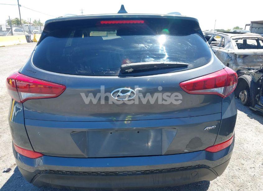 Photo 15 of 2018 Hyundai Tucson SEL (VIN KM8J3CA43JU596919)
