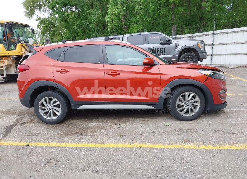 Photo 13 of 2017 Hyundai Tucson SE (VIN KM8J3CA45HU413840)
