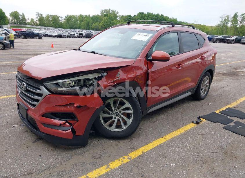 Photo 2 of 2017 Hyundai Tucson SE (VIN KM8J3CA45HU413840)