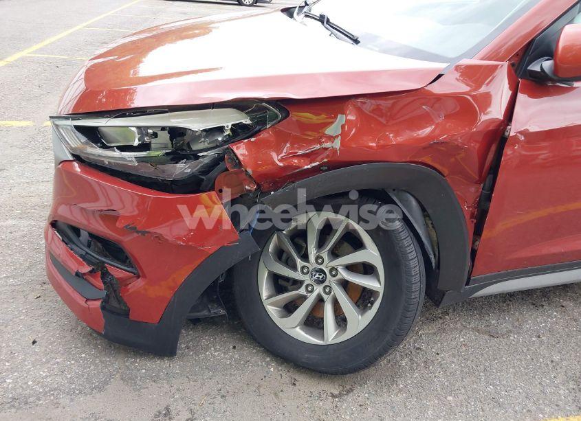 Photo 6 of 2017 Hyundai Tucson SE (VIN KM8J3CA45HU413840)