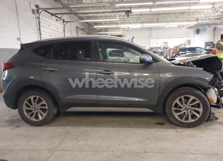 Photo 14 of 2018 Hyundai Tucson SEL (VIN KM8J3CA45JU681289)
